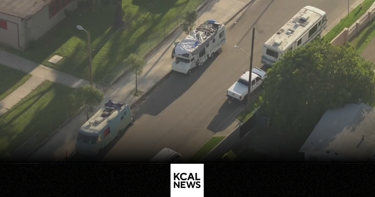 Compton residents demand change after RVs overtake their neighborhoods ...