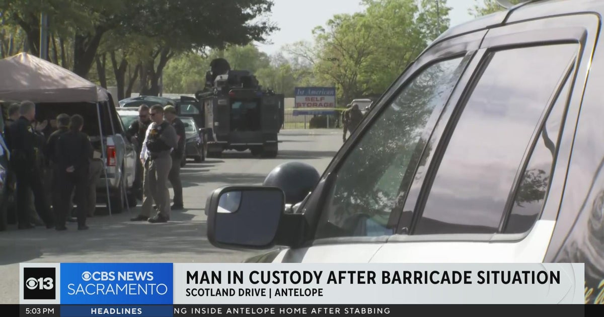 Suspect in stabbing surrenders after barricading in Antelope home for ...
