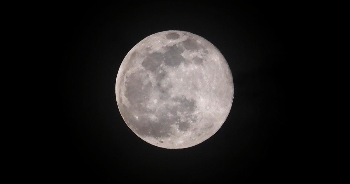 Como ver o eclipse lunar penumbral, a lua cheia de buraco de minhoca de março