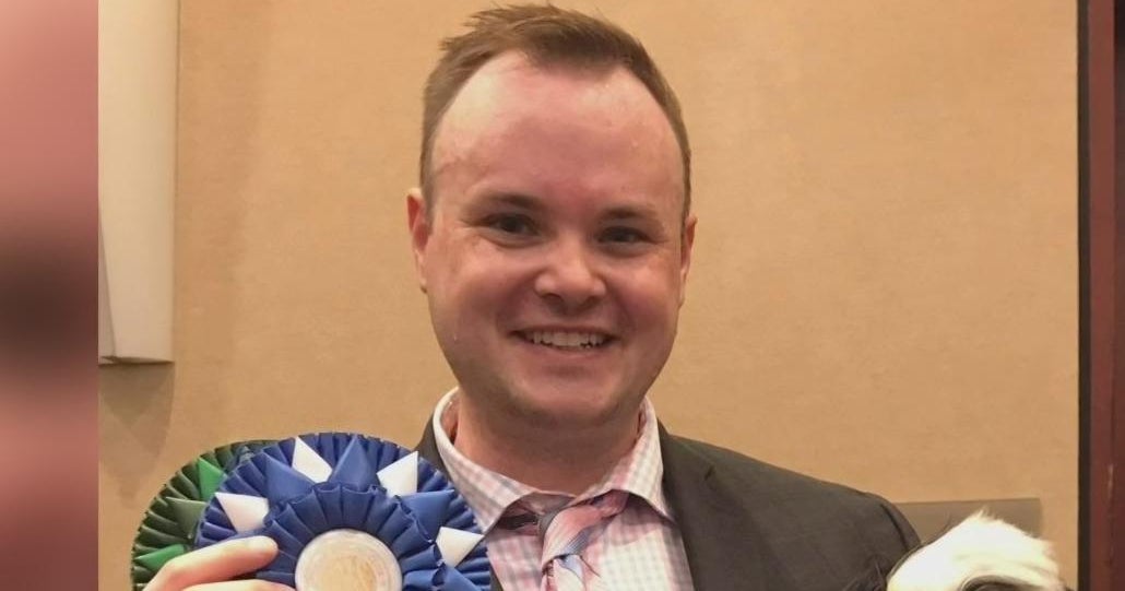 Chicago veterinarian charged with child pornography will remain in jail, judge rules - CBS Chicago