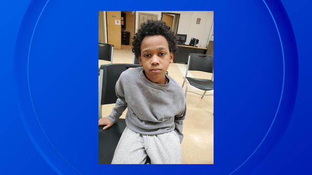 Detroit police search for parents of 9-year-old boy found wandering 