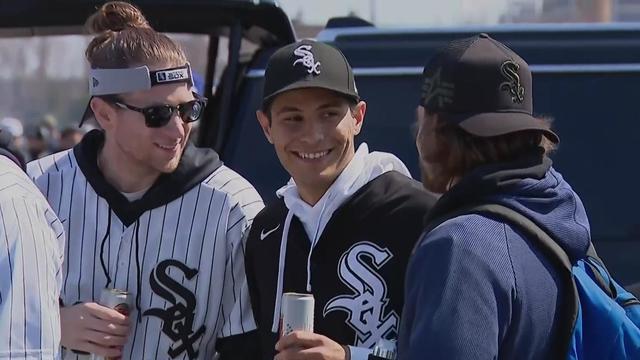 white-sox-fans-opening-day.jpg 