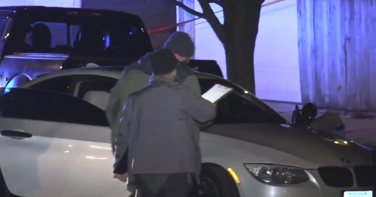 Man found shot to death inside car in Gage Park - CBS Chicago