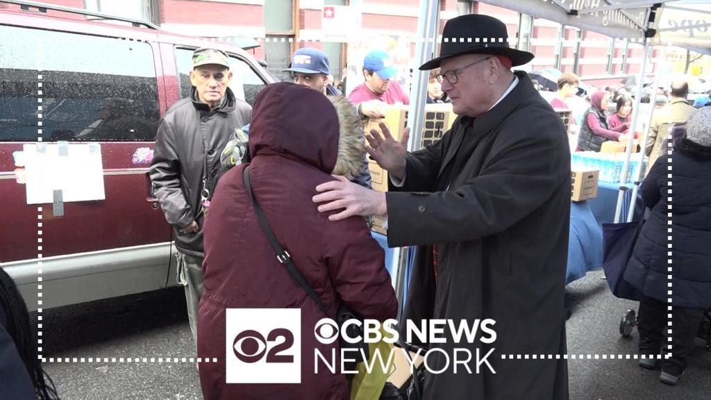 Holy Thursday marked with charity in Washington Heights