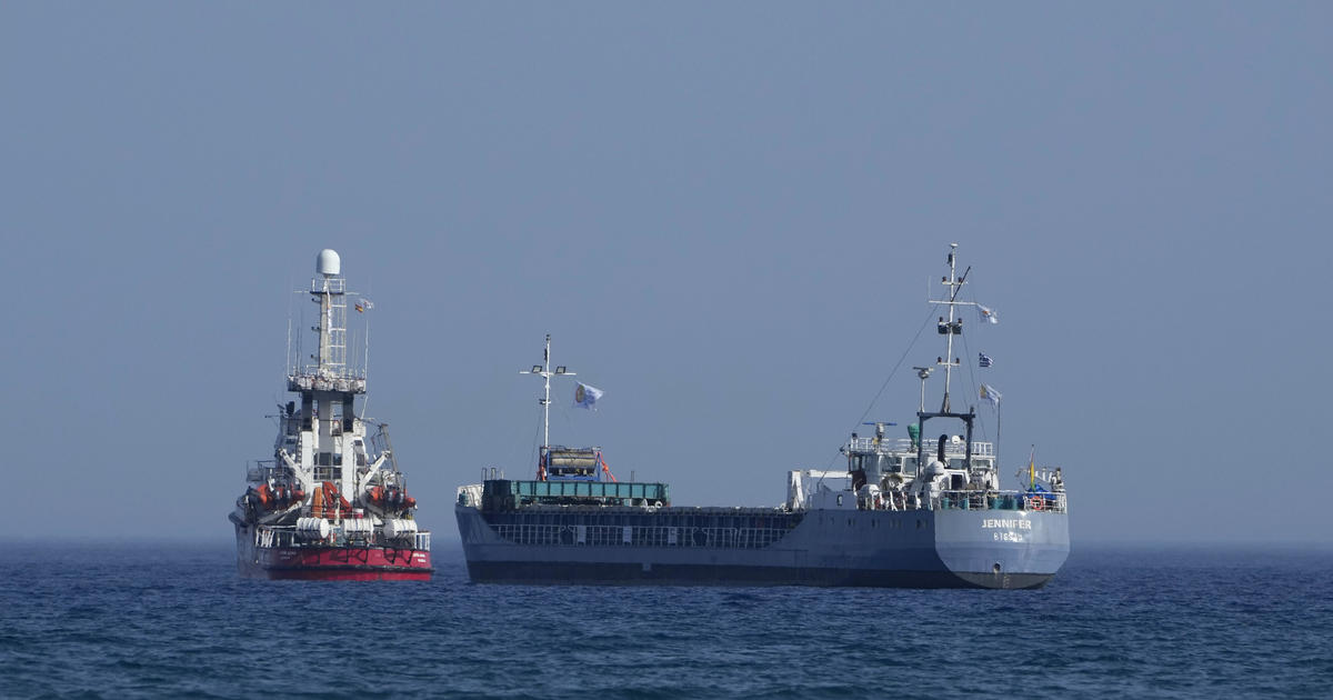 Конвой от три кораба напусна пристанище в Кипър в събота