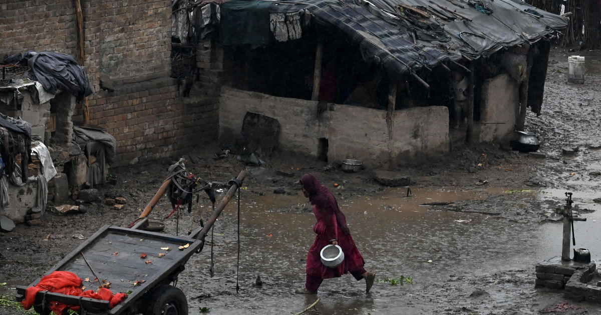 Проливни дъждове в северозападен Пакистан убиха 8 души, предимно деца