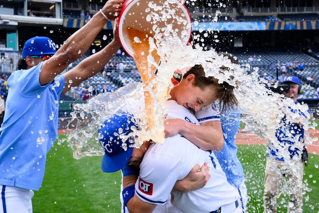 Royals hit 5 homers in 11-0 blowout against Twins - CBS Minnesota