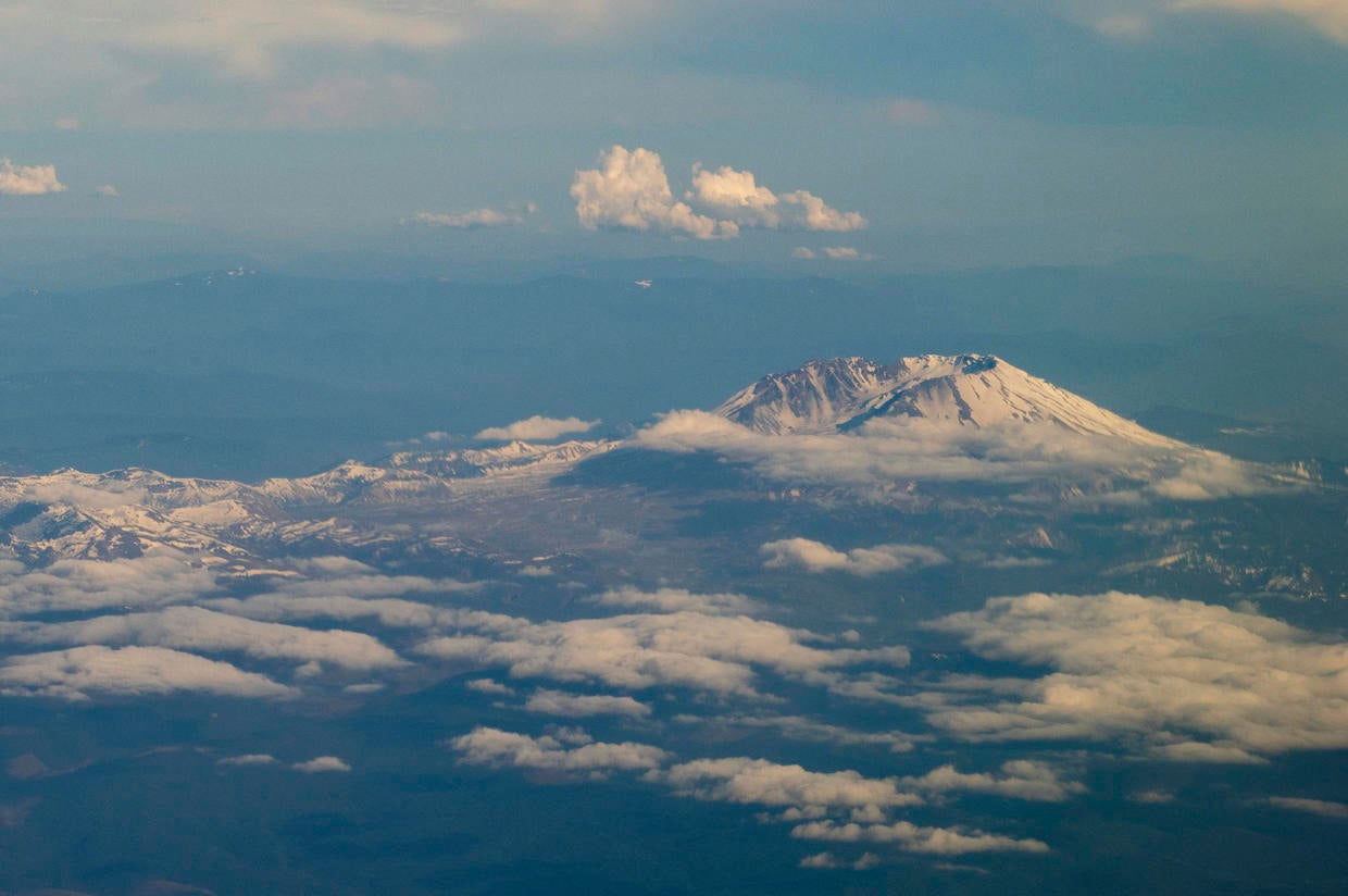 Experienced climber found dead in Mount St. Helens volcano crater 1,200 ...