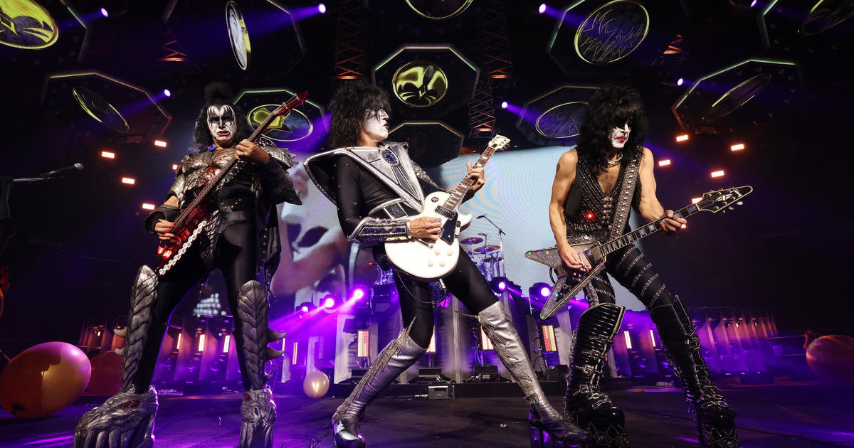 Kiss влиза в движение, като продава своя музикален каталог и марка за над $300 милиона