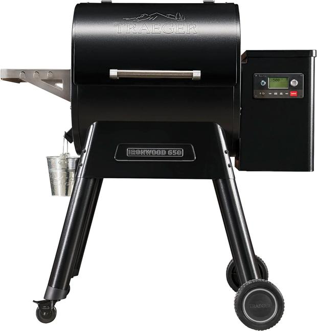 Traeger Grills Ironwood 650 Electric Wood Pellet Grill and Smoker 