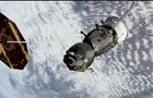 040624-undocking.jpg 