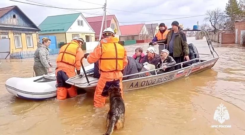 Flooding across Russia's west from melting mountain snow and ice forces ...