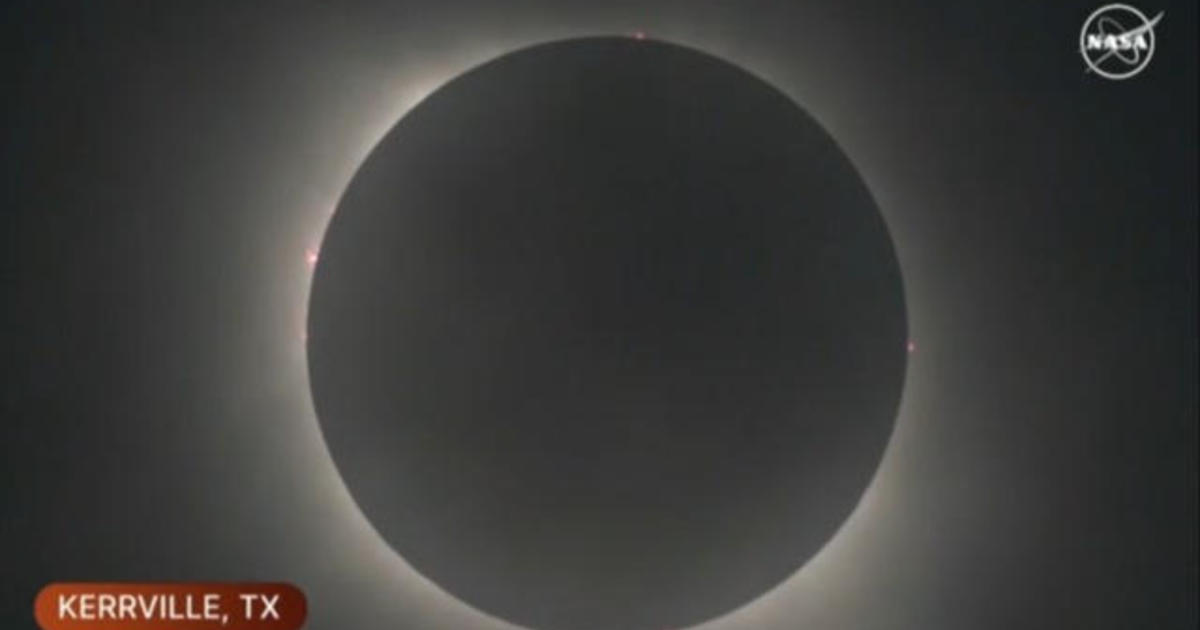 Total solar eclipse seen from Kerrville, Texas, as clouds clear CBS News