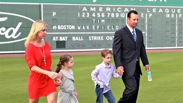 Tim Wakefield with his family 