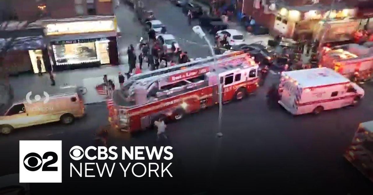 Pedestrians struck by driver in Brooklyn - CBS New York