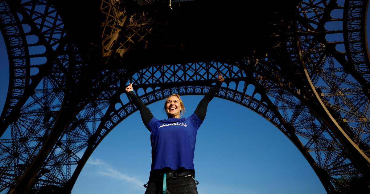 Френски атлет се опита да изкачи рекорд, след като изкачи Айфеловата кула