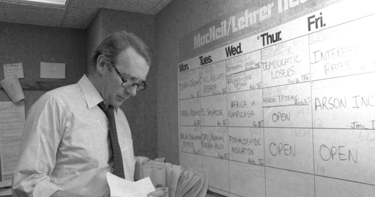 Робърт Макнийл, дългогодишен водещ на вечерното новинарско предаване на PBS „NewsHour“, умира на 93