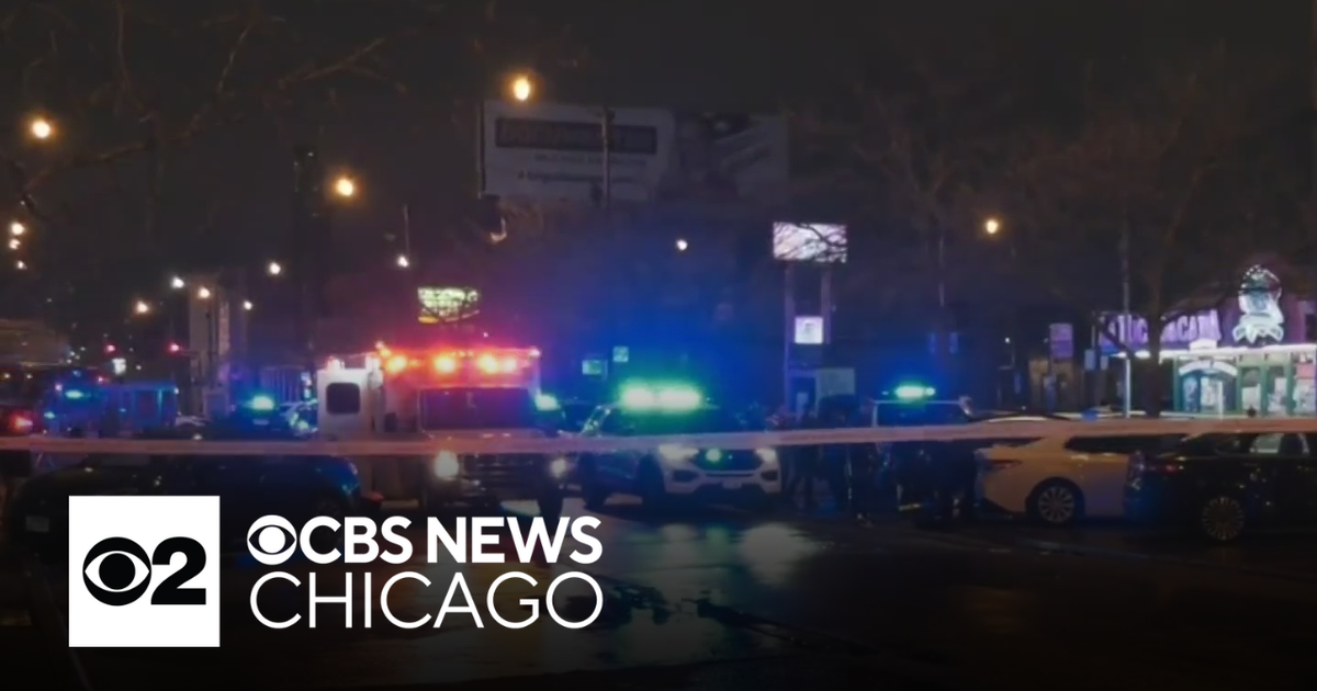 2 men injured in drive-by shooting on Chicago's West Side - CBS Chicago