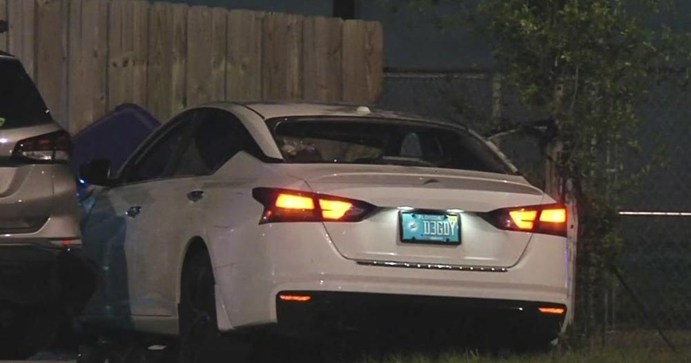 West Perrine shooting riddles car with bullets, kills driver - CBS Miami