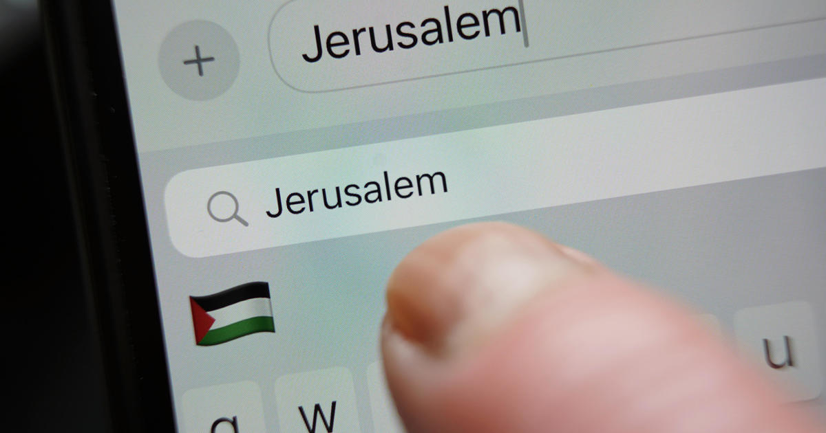Apple predictive text "bug" shows Palestinian flag when typing "Jerusalem"