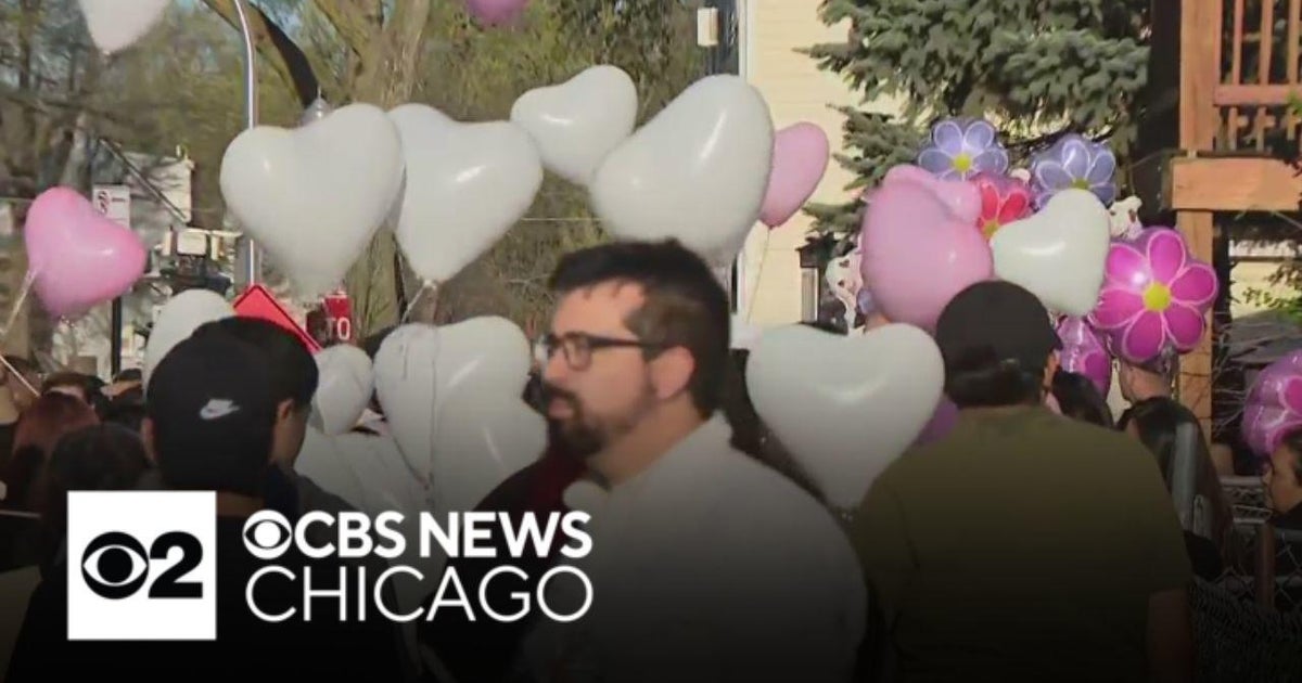 Vigil held for girl killed in Chicago mass shooting - CBS Chicago