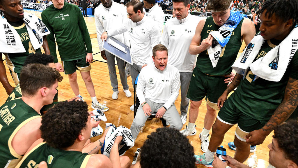 Men's basketball coach Niko Medved signs long-term contract extension
with Colorado State Rams