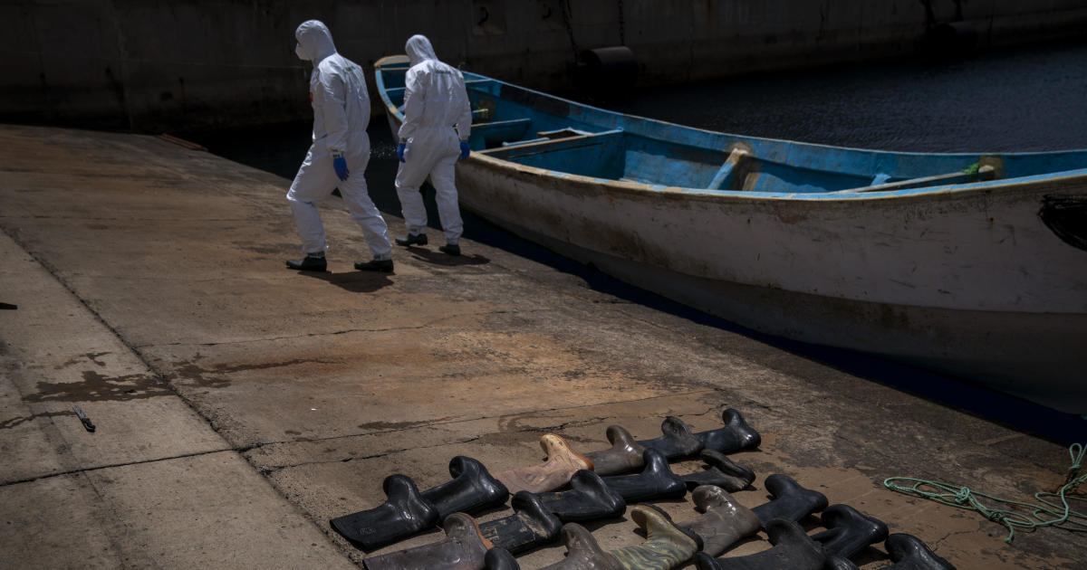 Лодка, пълна с разлагащи се трупове, забелязана от рибари край бразилското крайбрежие