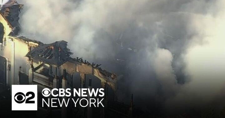 Fire destroys building that houses synagogue in Rockland County - CBS ...