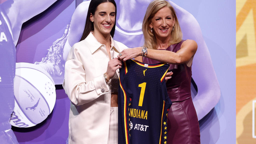 Here's how much Caitlin Clark will make in the WNBA