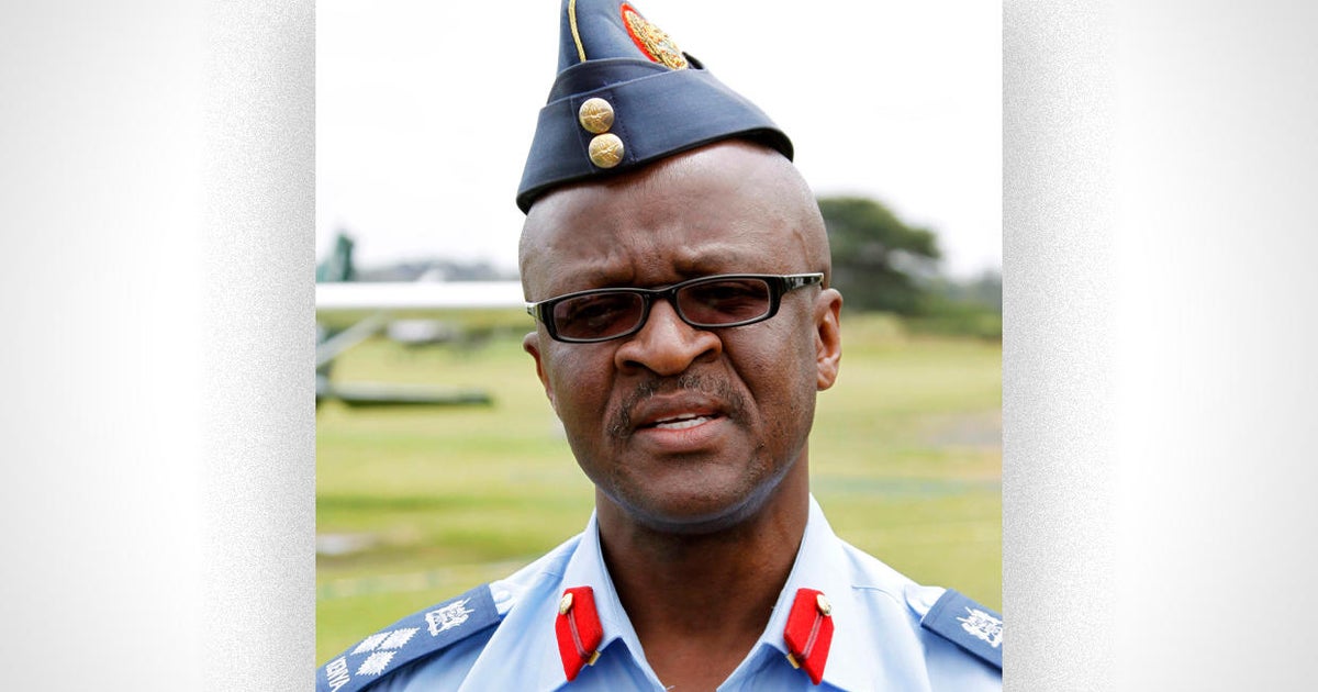 군용 헬리콥터 추락 사고로 사망한 장교 10명 중 케냐 국방장관;  2명은 살아남는다 군용 헬리콥터 추락 사고로 사망한 장교 10명 중 케냐 국방장관;  2명은 살아남는다