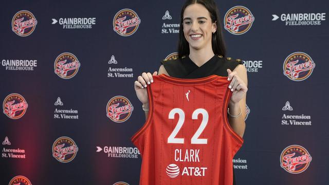 WNBA Fever Clark Basketball 