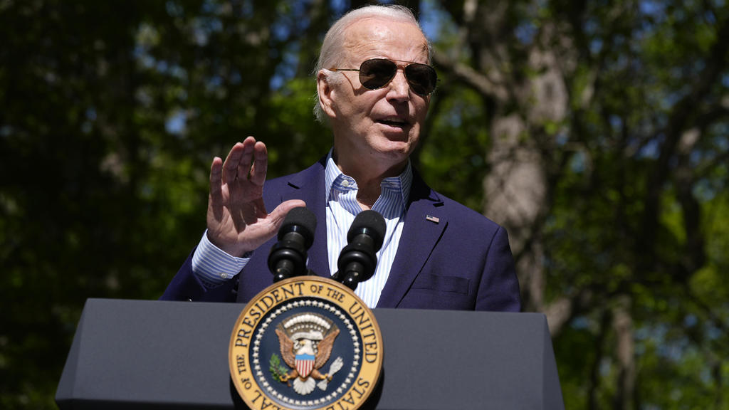 Biden condemns "antisemitic protests" and "those who don't understand
what's going on with the Palestinians"
