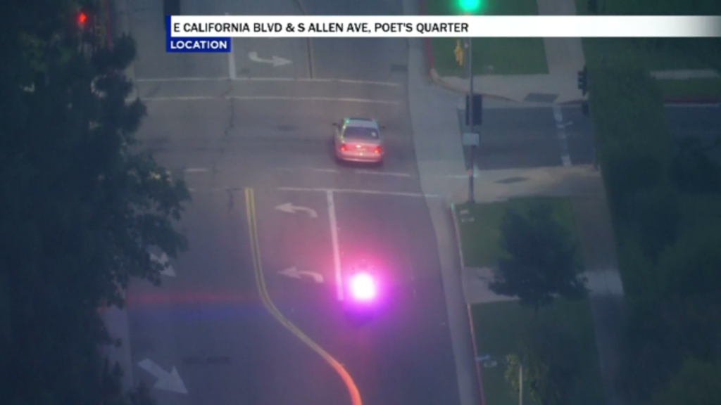 Speeding driver leads CHP on brief pursuit downtown Los Angeles