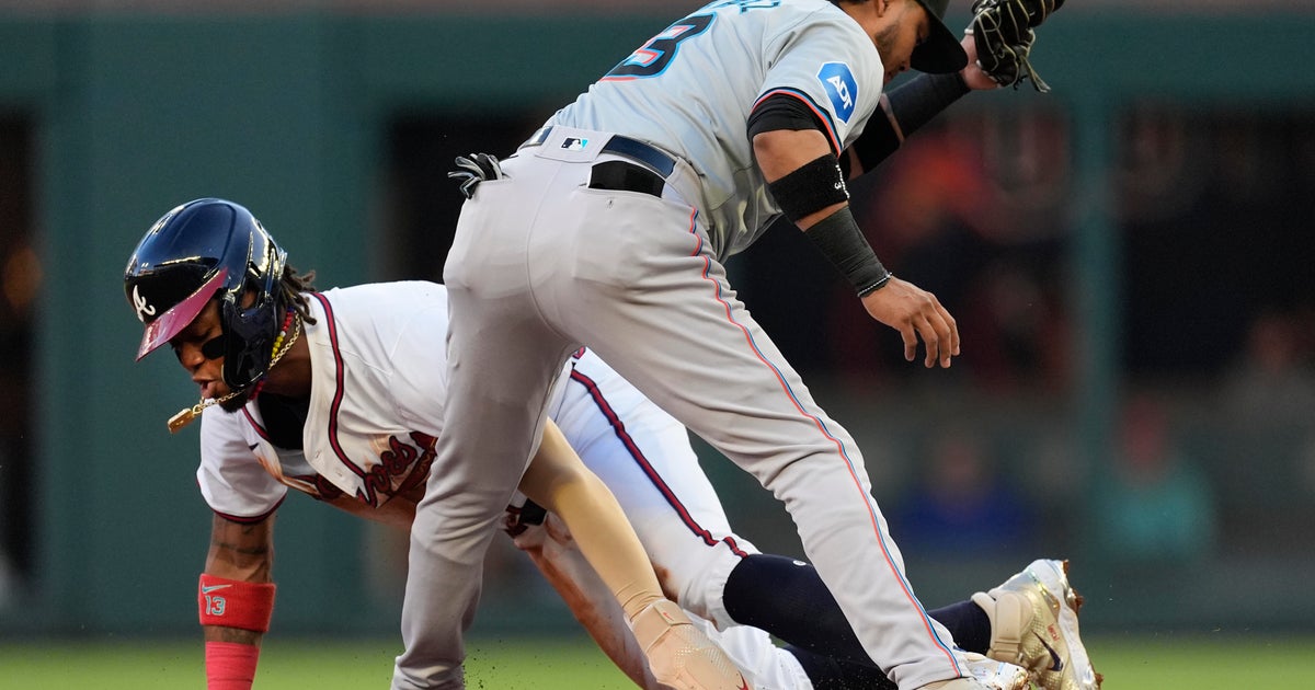 Braves blank Marlins 3- Braves blank Marlins 3-