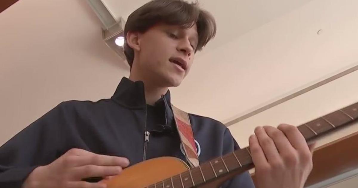 Український біженець, який повернувся до Філадельфії, навчається в престижному музичному коледжі Берклі в Бостоні