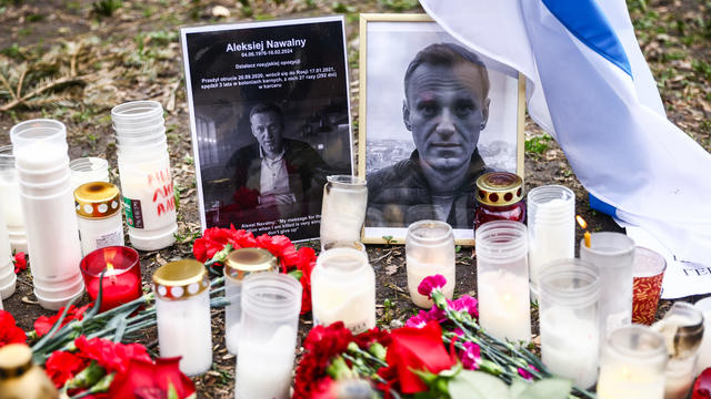  
Russian church suspends priest who led Alexey Navalny memorial service 
A priest who oversaw a memorial for late Russian opposition leader Alexey Navalny has been suspended by the head of the country's Orthodox Church. 
5H ago