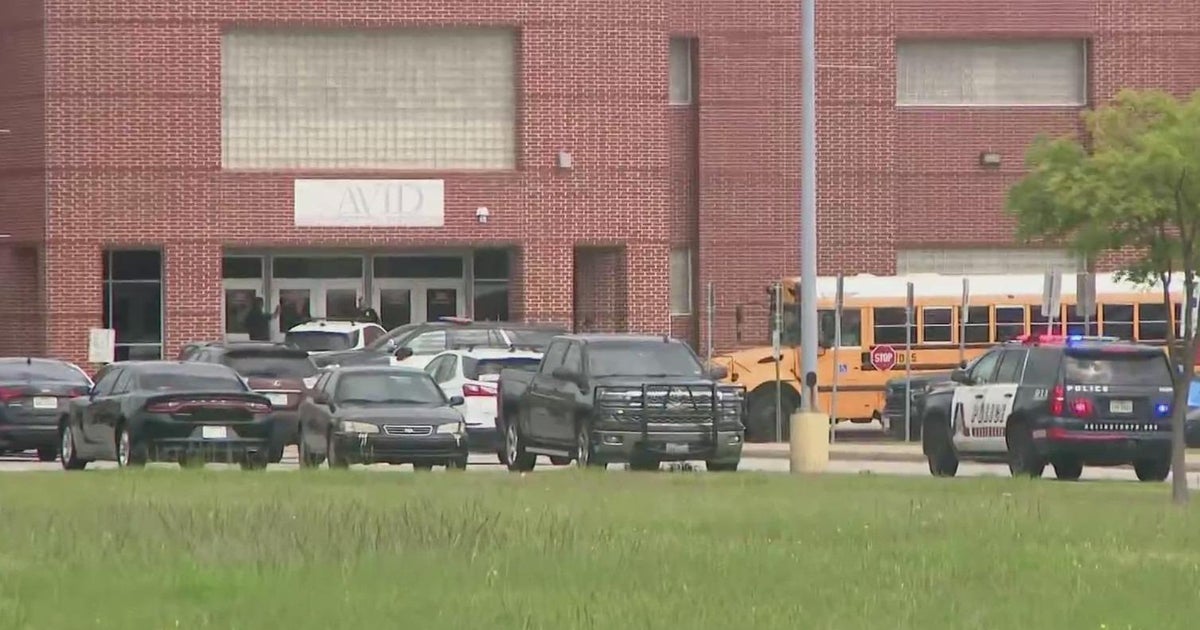 Arlington's Bowie High School on lockdown after on-campus shooting ...