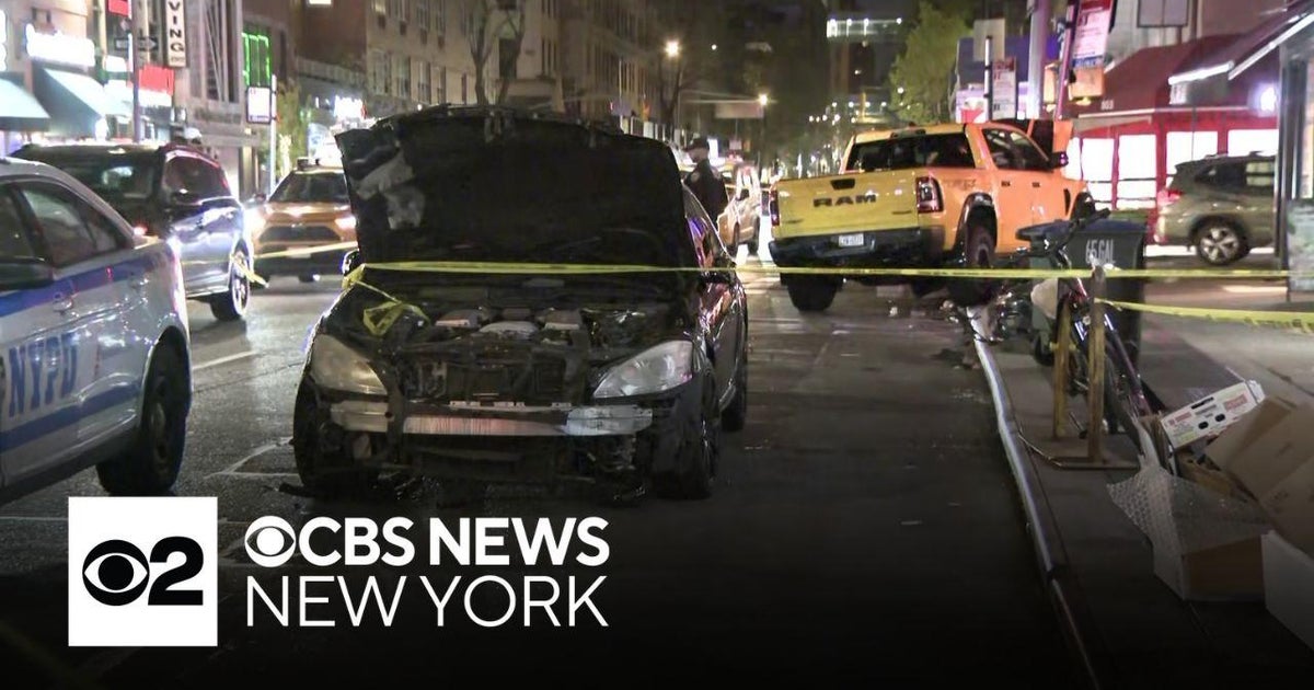 Driver stabbed in road rage crash on Upper East Side - CBS New York