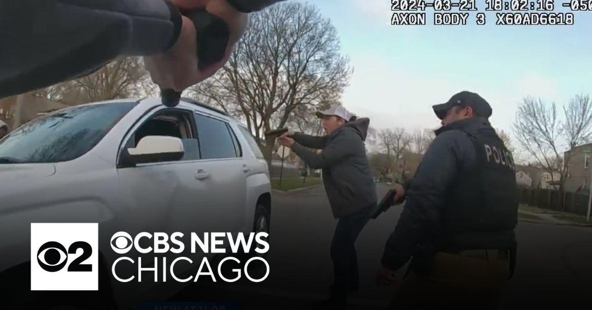 ファッション Dexter Reed was shot 13 times in deadly Chicago police 邦楽