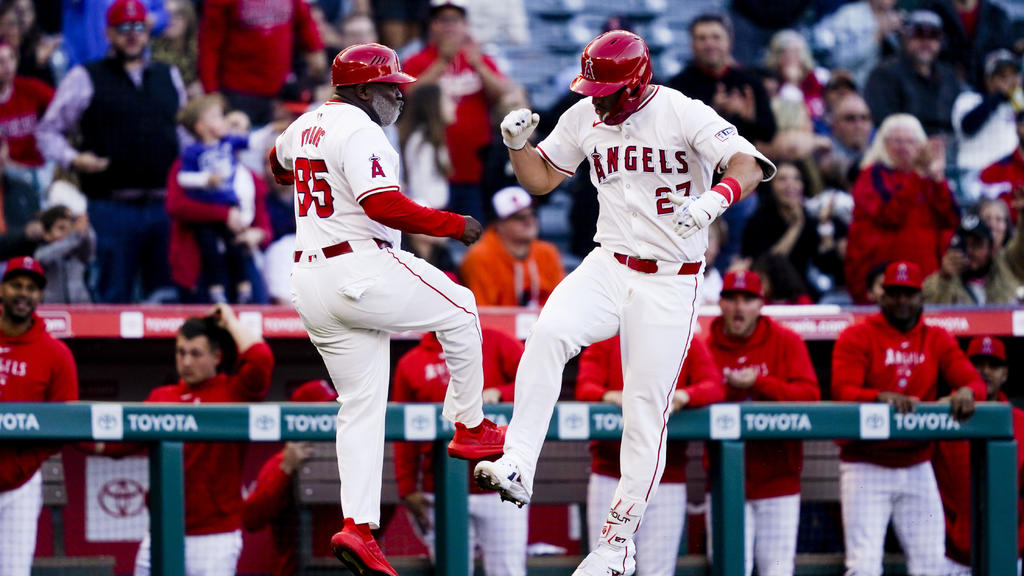Trout hits first leadoff homer since 2012, Angels beat Orioles 7-4 to
snap 5-game skid