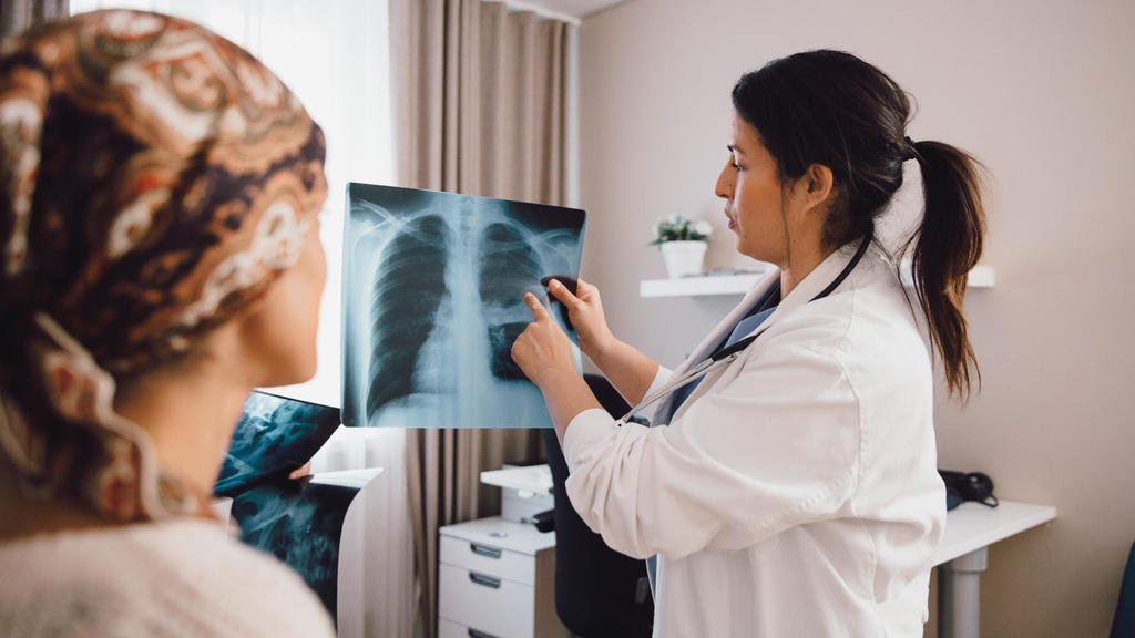 People with breast cancer more likely to develop second cancer over
time, study finds