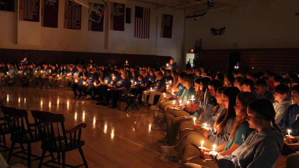 Serra Catholic High School holds candlelight mass for Samantha
Kalkbrenner