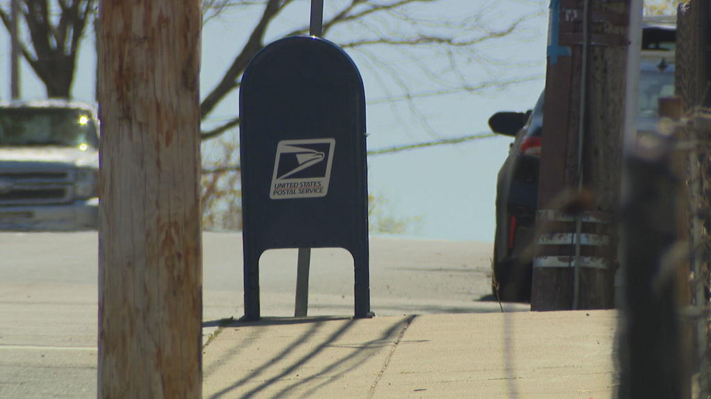 Police search for suspect who robbed 3 mail carriers for master keys
at gunpoint in Boston, Everett