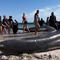 Eye Opener: Australia beachgoers save whales washed up on shore