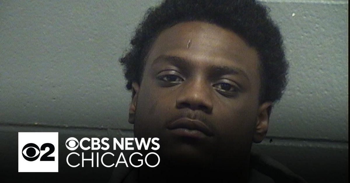 Man accused of tossing murdered police officer's gun appears in court ...