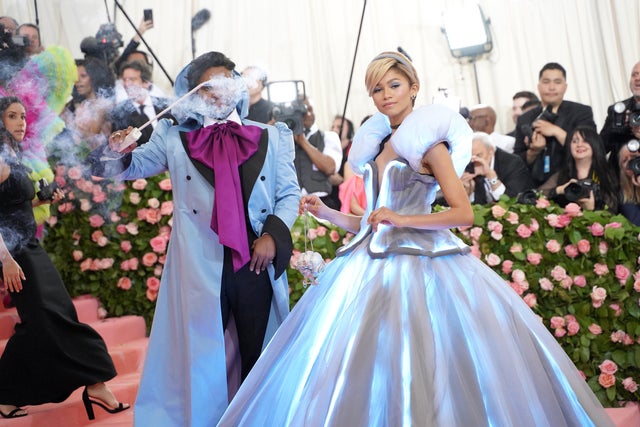 31 iconic Met Gala looks from the best-dressed guests since 1973 - CBS New  York