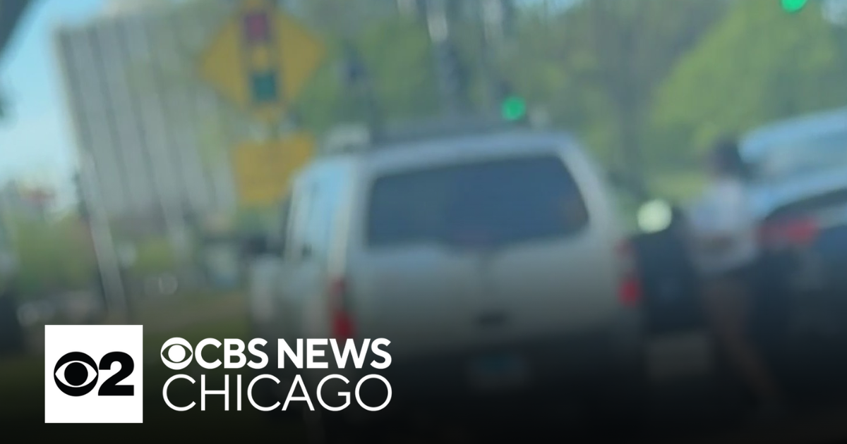 Witness records road rage on Chicago's DuSable Lake Shore Drive that ...