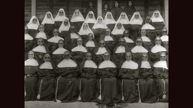 Members of the Sisters of the Holy Family 