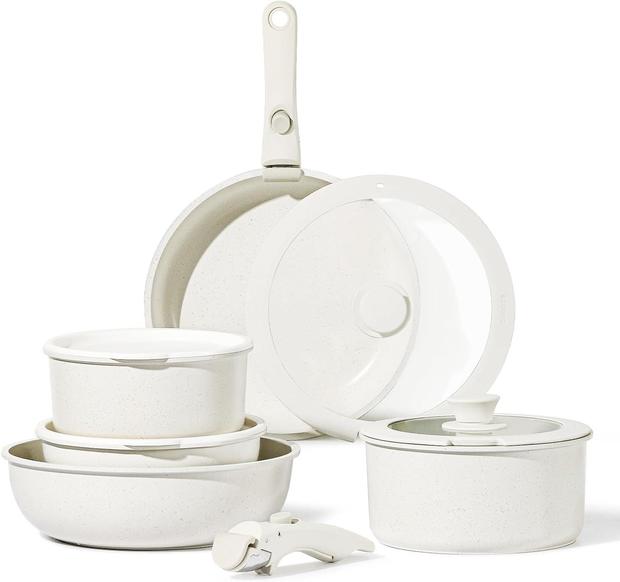 Carote 11-Piece cookware set with detachable handle 