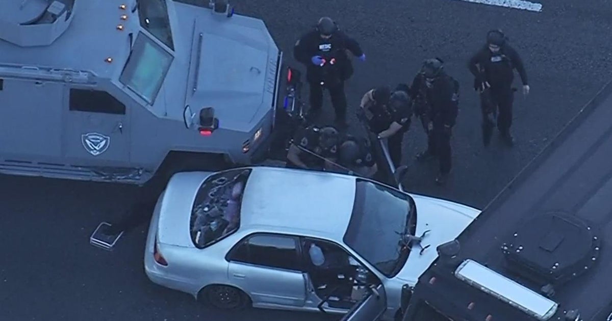Timeline of I-80 standoff in Solano County that ended with suspect dead